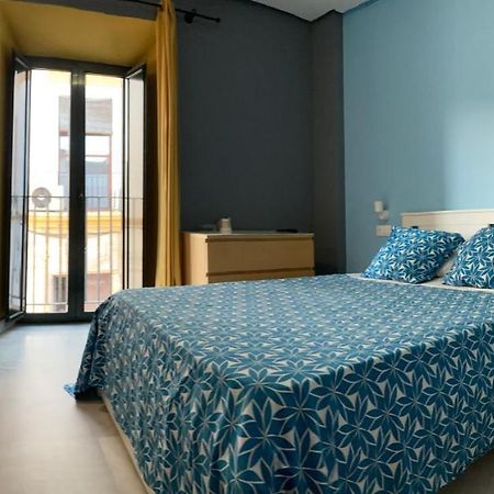 Baobab Hostal Эль-Пуэрто-де-Санта-Мария Экстерьер фото