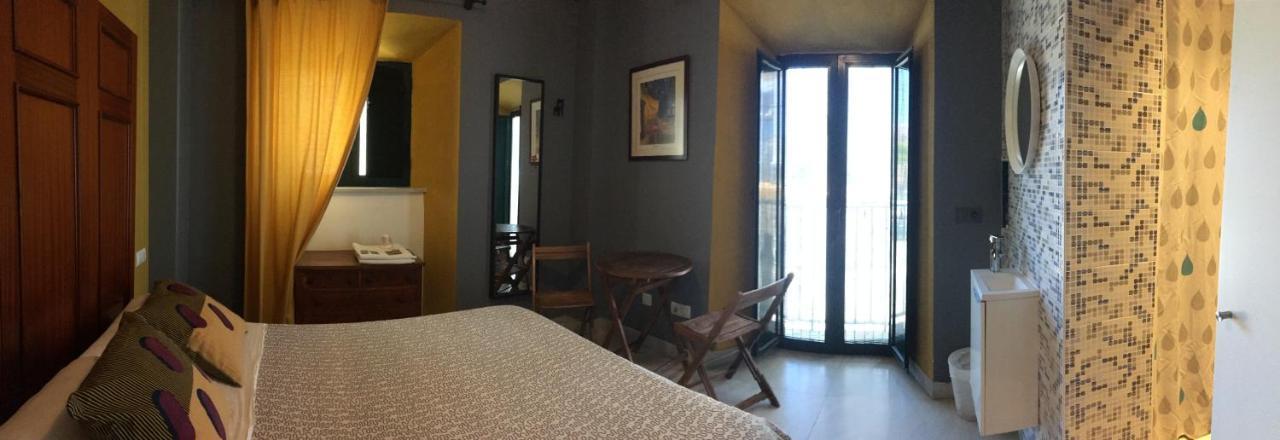Baobab Hostal Эль-Пуэрто-де-Санта-Мария Экстерьер фото