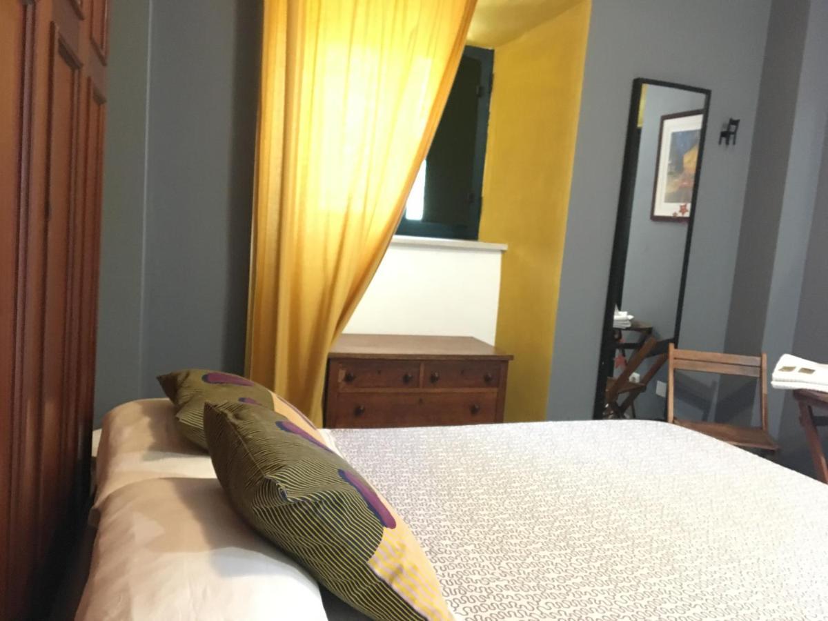 Baobab Hostal Эль-Пуэрто-де-Санта-Мария Экстерьер фото